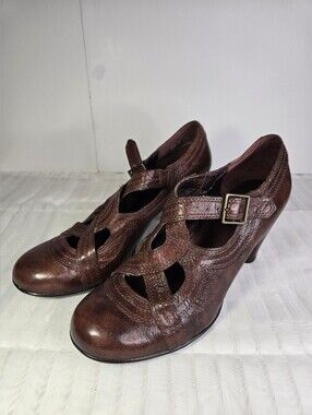 Indigo By Clarks Women’s Brown Leather Mary Jane Heels with Buckle